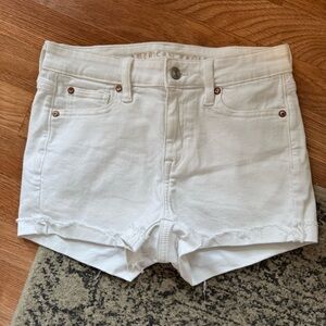 American Eagle Size 4 White High V Rise Shortie